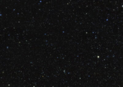 Der Sextant ist ein unauffälliges Sternbild am Himmelsäquator, in dem sich unter anderem die Spindelgalaxie NGC 3115 befindet
