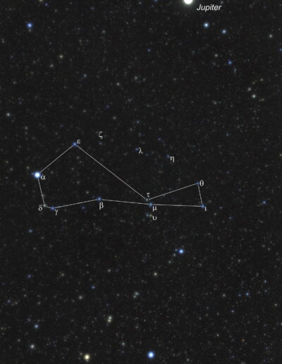 Zwischen dem Planeten Jupiter (oben) und dem Sternbild Kranich (unten) befindet sich in der Bildmitte das Sternbild Südlicher Fisch