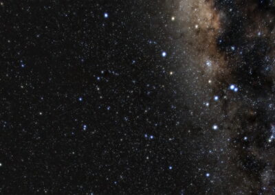 Die Südliche Krone (lateinisch: Corona Australis) ist ein Sternbild am Südhimmel neben dem Band der Milchstraße